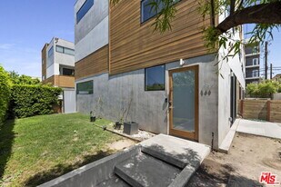 866 S Wilton Pl in Los Angeles, CA - Building Photo