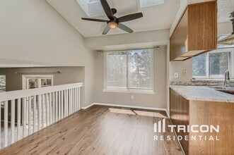 4290 S Halifax Way in Aurora, CO - Building Photo - Building Photo