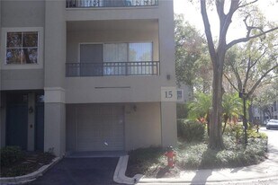 601 Island Pl Wy in Tampa, FL - Building Photo