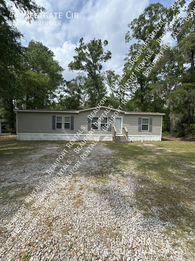 property at 44 Westgate Cir