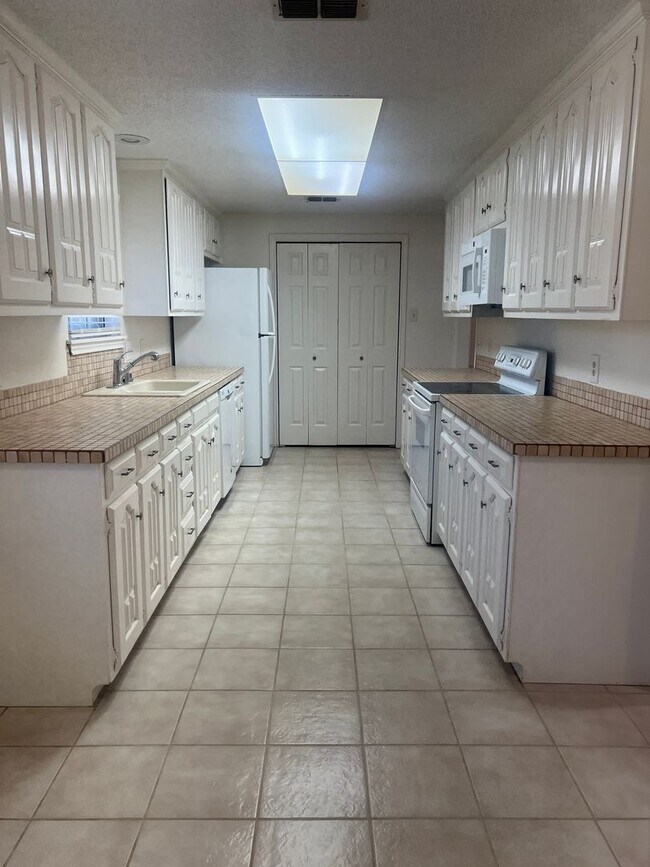 5715 69th St in Lubbock, TX - Building Photo - Building Photo