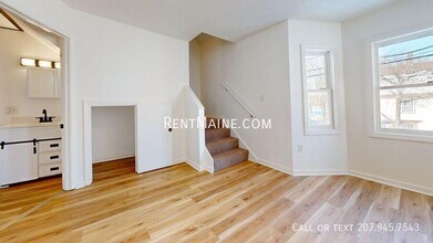 148 3rd St, Unit 4 in Bangor, ME - Building Photo - Building Photo