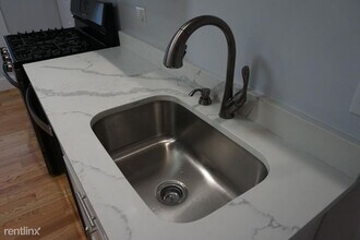 194 Fellsway W-Unit -Apt. 2 in Medford, MA - Building Photo - Building Photo