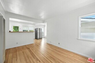 2710 Arizona Ave in Santa Monica, CA - Building Photo - Building Photo