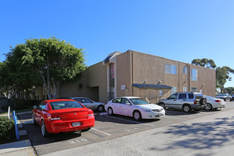 Balboa Fountains Apartments in San Diego, CA - Building Photo - Building Photo