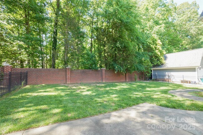 509 Lees Ct St in Charlotte, NC - Building Photo - Building Photo