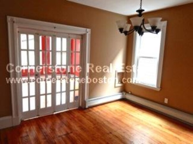 16 Fisher Ave in Boston, MA - Building Photo - Building Photo