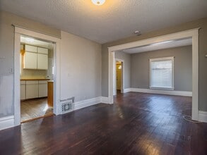 810 10th St NE in Austin, MN - Building Photo - Building Photo