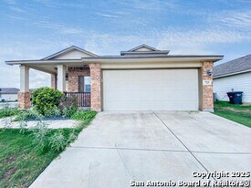 723 Spectrum Dr in New Braunfels, TX - Building Photo