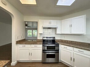 6414 Kensinger Pass, Unit 4 in Converse, TX - Building Photo - Building Photo