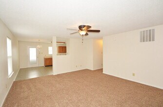 8561 Bluff Point Dr in Indianapolis, IN - Building Photo - Building Photo