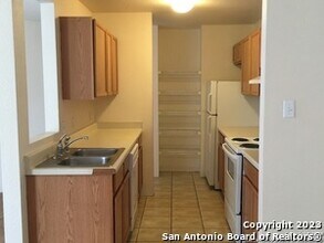 6304 Green Top Dr in San Antonio, TX - Building Photo - Building Photo