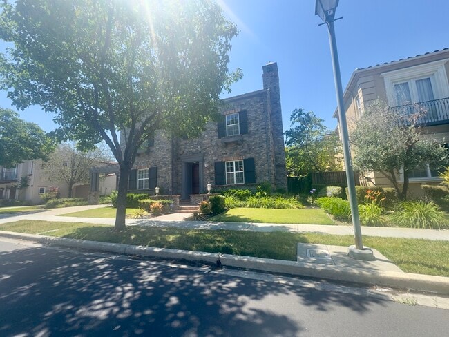 property at 1049 S Wedgewood Rd