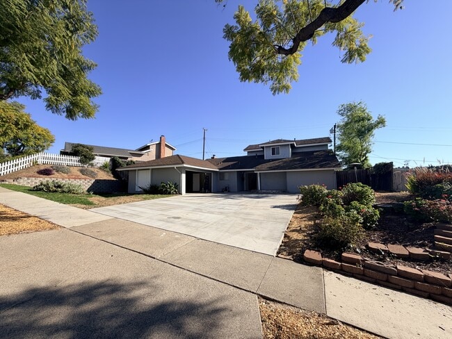 1624 Mimosa Pl in Fullerton, CA - Building Photo - Building Photo