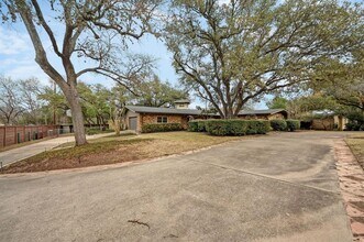 2807 Hatley Dr in Austin, TX - Building Photo - Building Photo
