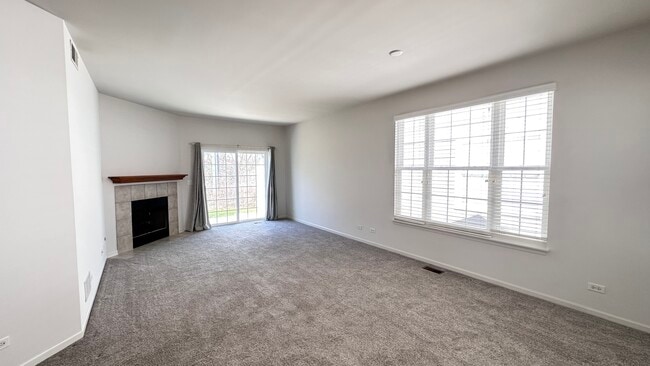 1535 Reserve Ln in Dekalb, IL - Building Photo - Building Photo