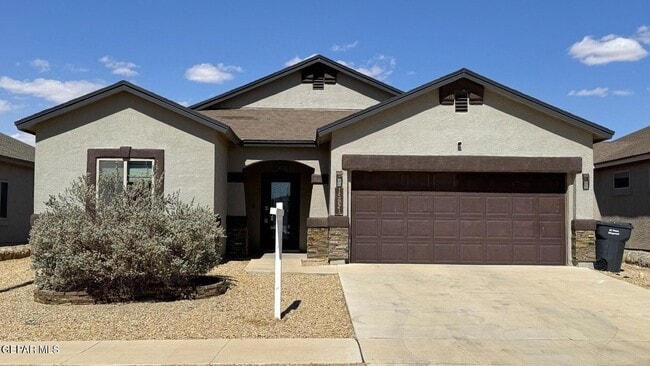 property at 13921 Lago Vista Ave