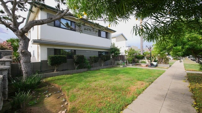 4867 1/2 Del Mar Ave in San Diego, CA - Building Photo - Building Photo