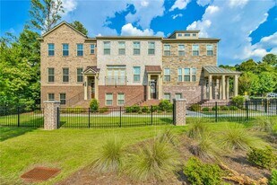 354 Provenance Dr in Sandy Springs, GA - Building Photo