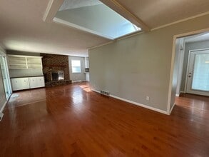 7963 Pine Hollow Dr SE in Alto, MI - Building Photo - Building Photo