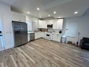 1334 W 22nd St in Los Angeles, CA - Foto de edificio - Building Photo