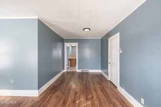 6 Utica Ave in Latham, NY - Building Photo - Building Photo