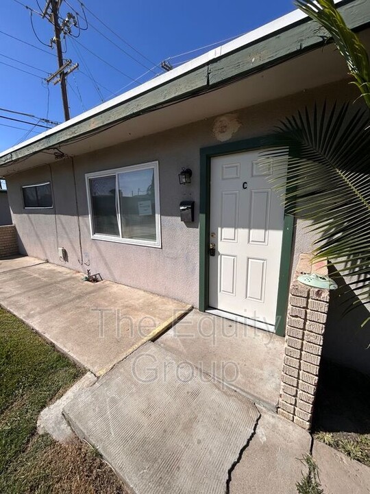 503 E Myrtle Ave in Visalia, CA - Building Photo