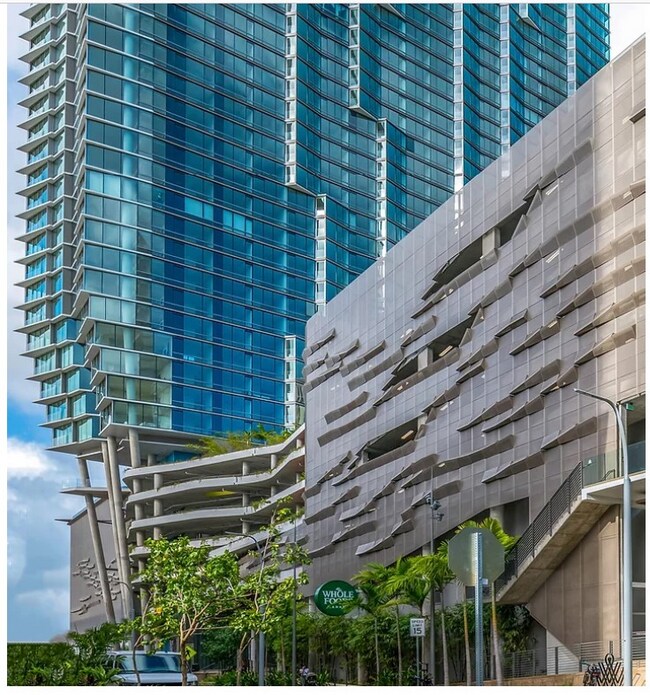 1001 Queen St in Honolulu, HI - Foto de edificio - Building Photo