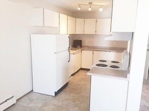 Robinson Mews in Lloydminster, AB - Building Photo - Building Photo