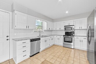 7008 S 78th E Ave in Tulsa, OK - Building Photo - Building Photo