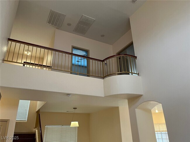 5764 Yellowcrest Ct in Las Vegas, NV - Building Photo - Building Photo
