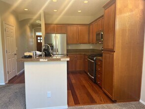 473 NE 61st Pl in Hillsboro, OR - Building Photo - Building Photo