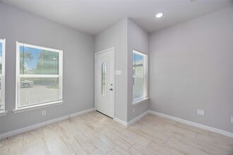 7987 Chateau St in Houston, TX - Building Photo - Building Photo