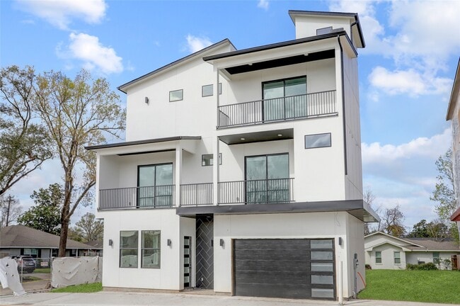 6816 Hartland St in Houston, TX - Building Photo - Building Photo