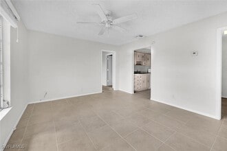 210 Pebble Beach Blvd in Naples, FL - Building Photo - Building Photo