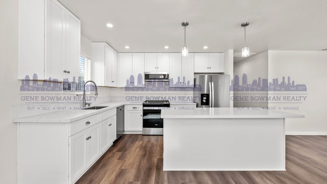 property at 531 E 15th St