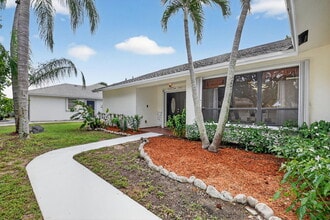 1002 Julia Heights Dr in Lantana, FL - Building Photo - Building Photo