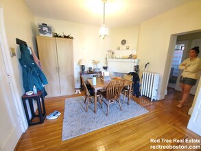 1688 Beacon St, Unit #10 in Brookline, MA - Building Photo - Building Photo
