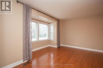 112 Anndale Dr in Toronto, ON - Building Photo - Building Photo
