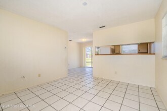 557 Cox St in Cocoa, FL - Building Photo - Building Photo