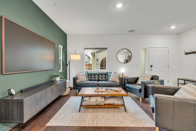 6001 San Rafael Ln, Unit SI ID1473524P in Roseville, CA - Foto de edificio - Building Photo