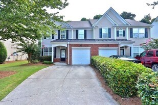 3709 Hutchinson Trace Dr in Cumming, GA - Building Photo