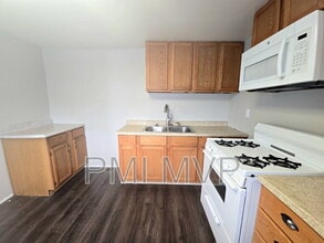 2222 Maureen Blvd S in Obetz, OH - Building Photo - Building Photo