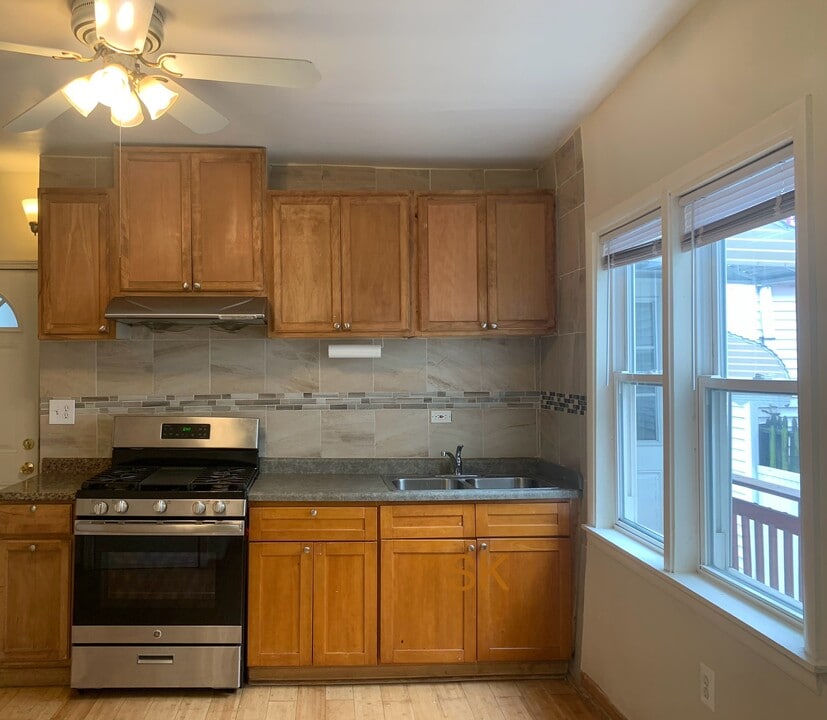 2721 S Crowell St, Unit 1R in Chicago, IL - Foto de edificio
