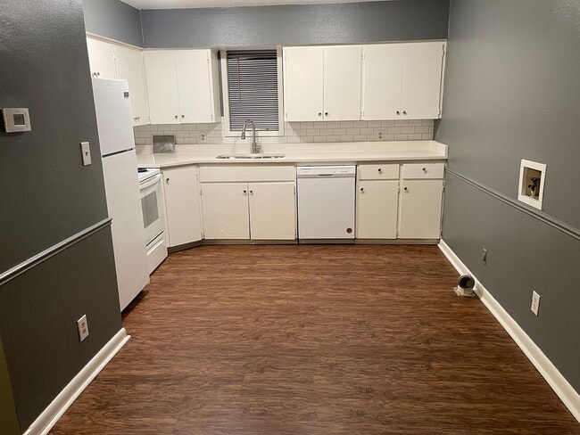 property at 2301 Evelyn Ln