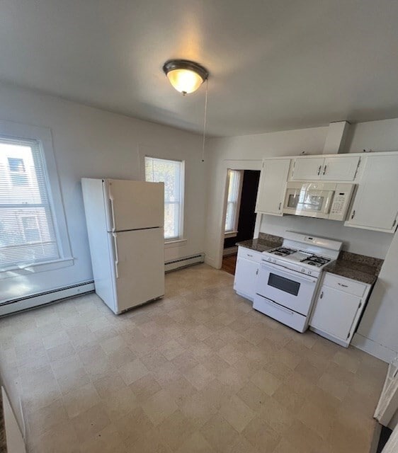 27 Douglas St in Uxbridge, MA - Building Photo - Building Photo