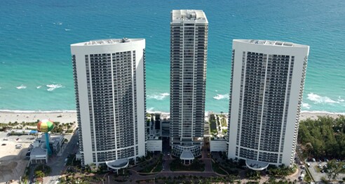 Beach Club One in Hallandale Beach, FL - Building Photo - Building Photo