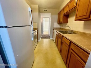 4506 Landside Dr in Louisville, KY - Building Photo - Building Photo
