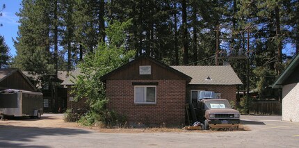 3092 Riverside Ave in South Lake Tahoe, CA - Building Photo - Building Photo