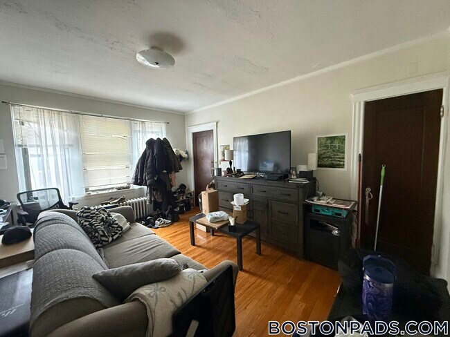 349 Pleasant St
